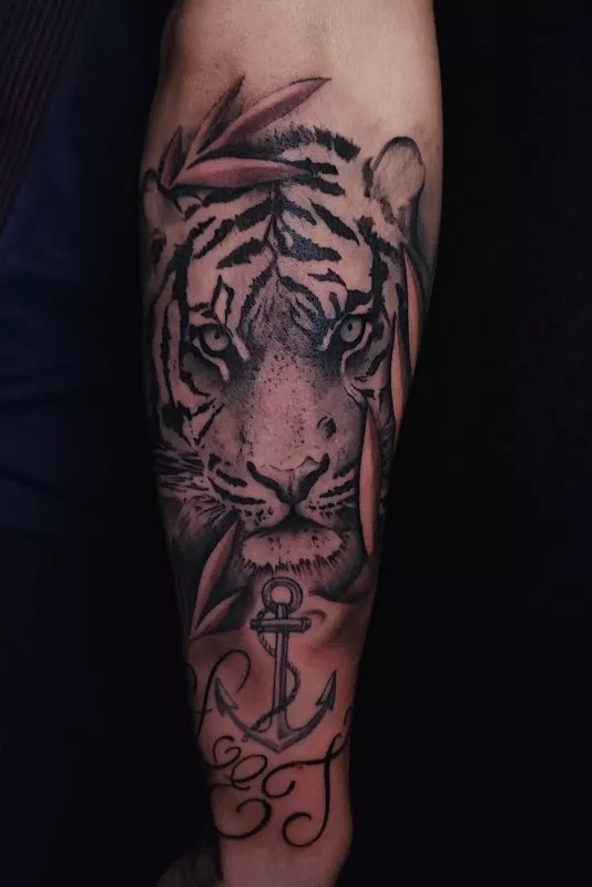 Création de tatouage réaliste , Thillot, Taïga Zore Art Tattoo