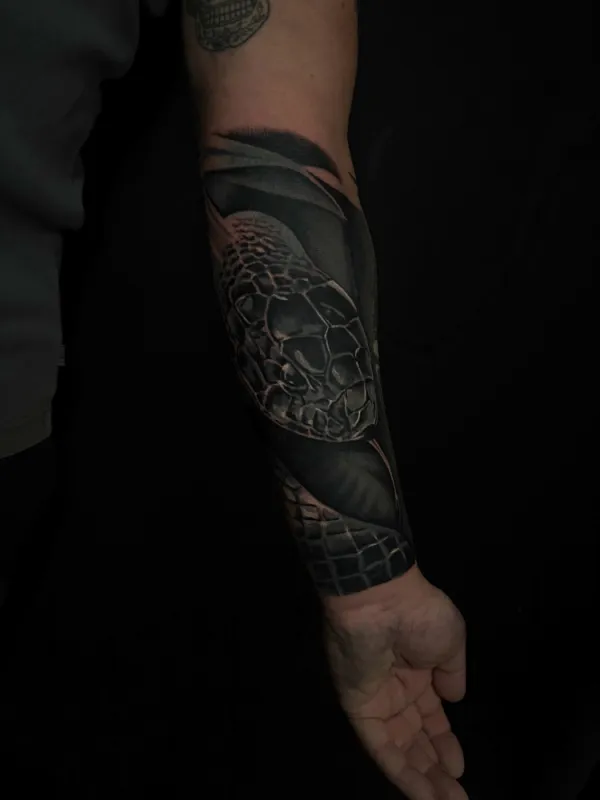 Réalisation d un tattoo cover réaliste , Morschwiller , Taïga Zore Art Tattoo